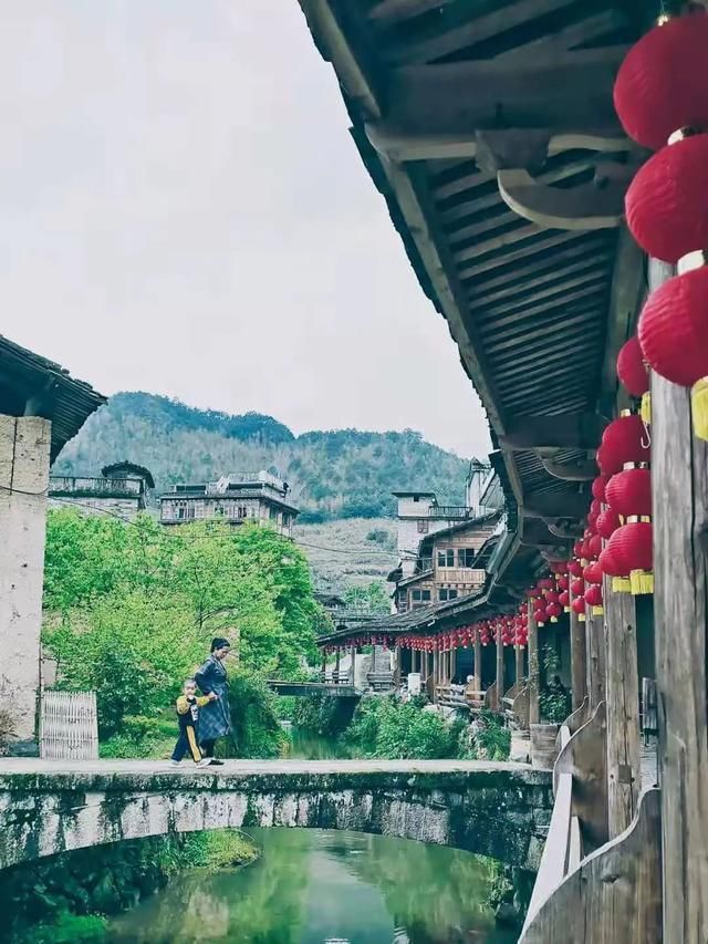 古朴村落恰逢花开，就等你了