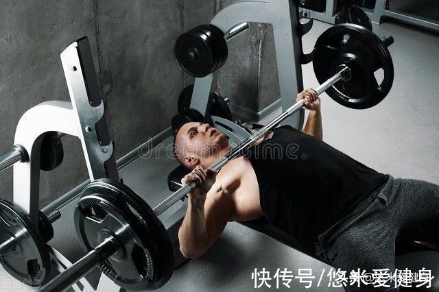 动作|快速练出胸肌的方法，练好这3个动作，拥有饱满厚实的胸肌