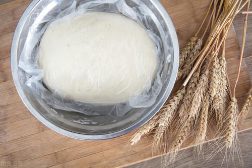 小苏打|夏天发面蒸馒头，不要只会放酵母，教你正确做法，馒头香甜又松软