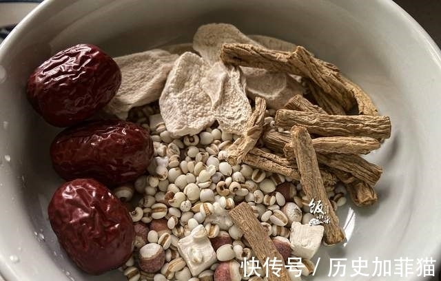 养胃|入秋后，推荐这碗“四神汤”，有条件要多喝，简单食材，养胃健脾