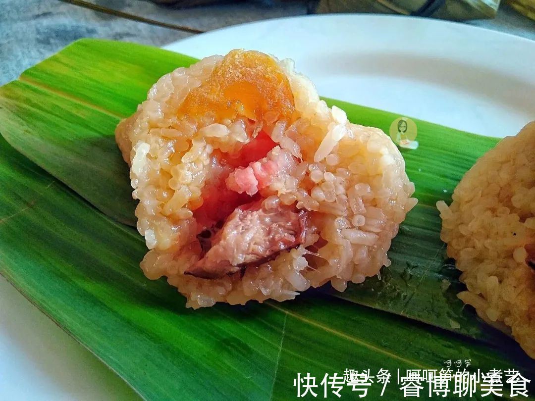 香菇|端午节将至,教你做鲜香味美的咸蛋黄肉粽,软糯诱人,吃了还想吃