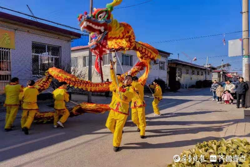 虎年&虎啸春来｜虎年舞龙闹山村，喧天锣鼓庆升平