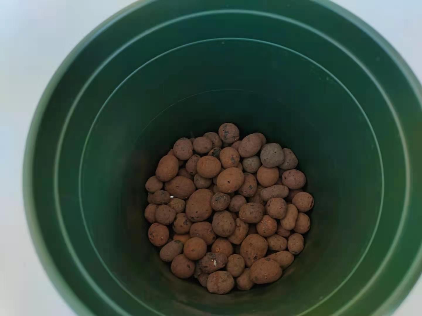 花生壳|花盆底垫什么好?推荐一些实用的东西,既透水又保肥