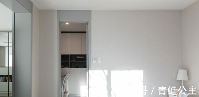 卡座|240㎡足足有4个书房,一家几口各用各的,互不打扰,越看越大气