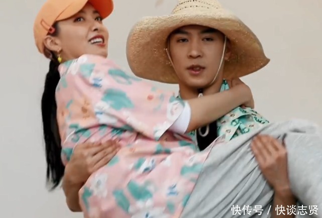 着点 马伯骞公主抱宋茜时,自觉露出“礼貌手”,低情商的学着点