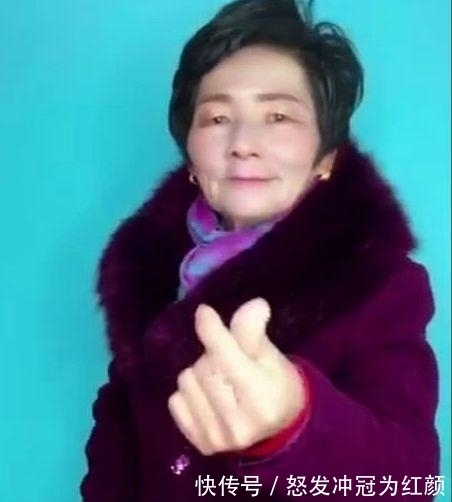 老人|80岁老人直播化妆,画完之后太惊艳,网友:别人家的奶奶