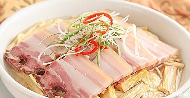 泡腐竹,直接加水就废了,大厨教你正确的做法,腐竹油亮味美