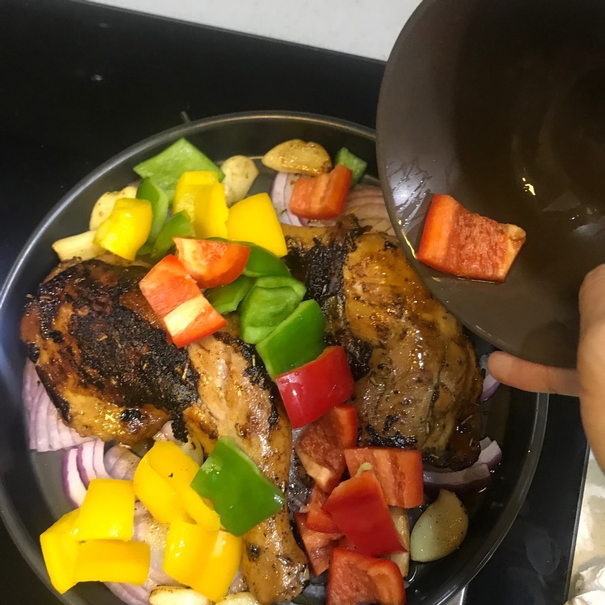 香煎鸡腿，再搭配各种蔬菜烤，又香又营养