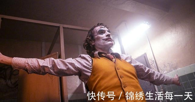 幻象|《小丑》隐藏细节表明全片都是小丑的幻想，包括亚瑟