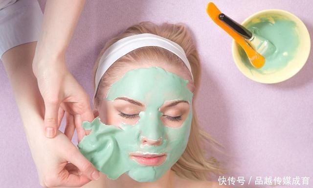 精华|敷面膜时,面膜里面的那张塑料纸别扔了,其实它的用处比面膜都多