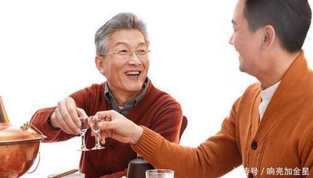 友友们|坚持一天一杯“白酒”的人,最后怎么样了3个变化,出乎意料