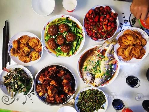 晒晒5家元旦饭，真丰盛，菜多的数不清，太有仪式感了