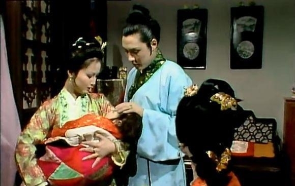 巧姐|《红楼梦》中的巧姐流落烟花巷，刘姥姥为何会“忍耻”招了巧姐？