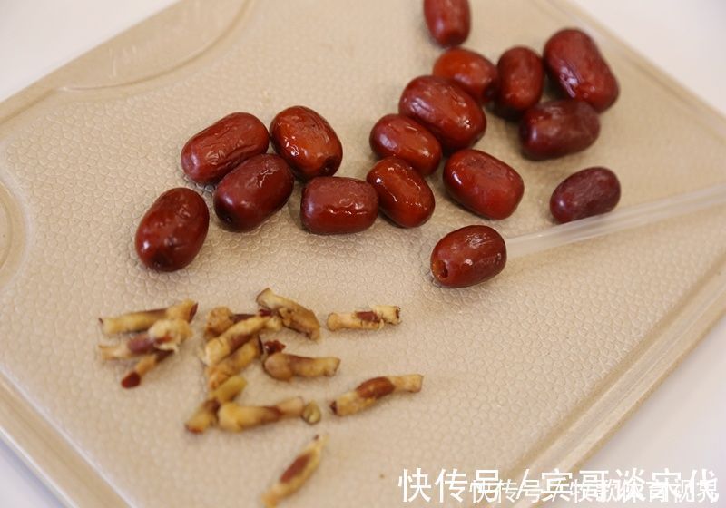 枸杞|补血养血，女人40如18，做法简单，40岁后更要经常吃