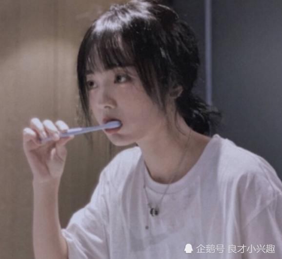 你的嘴巴总是“臭烘烘”的平时注意3小事,让你不自觉散发糖果味