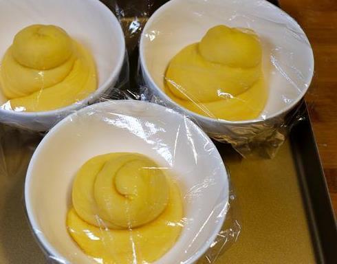 烤箱|家里没有菜了,跟我学做面包,不用烤箱不揉手套膜,保证一次成功