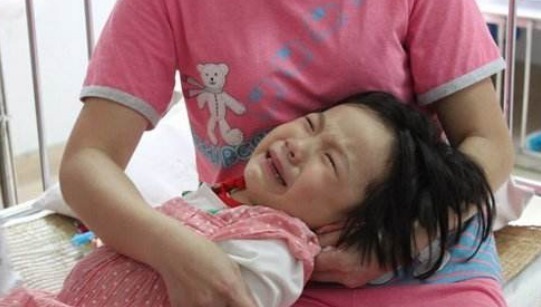 消化|4岁女孩“喝水”进了医院,医生3个时间段别给娃喝水,易积食