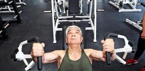 日常生活中|60岁后,身体还能达到4个标准,有长寿潜质,占得越多越好