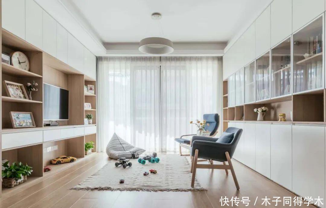 茶几|你家客厅还是沙发+茶几+电视?早过时了,现在年轻人都这样装!