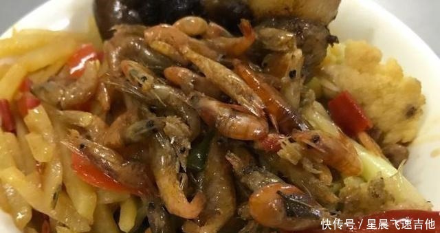 味道|合肥超高性价比店,12元一碗猪头汤,小菜和米饭一起吃,实惠