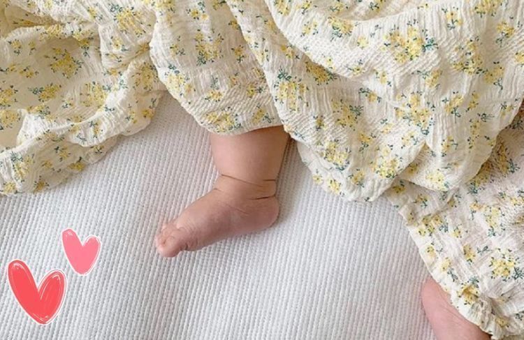 父母|娃睡觉爱踹被子就是热?那可不一定,这四种原因,常常被父母忽略