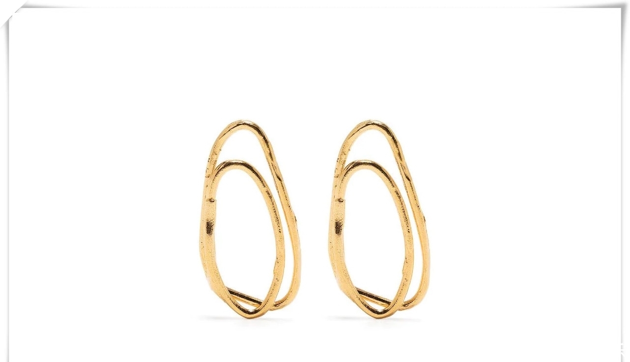 只要拥有这3类配件,踏入春夏季延续时尚层次感!