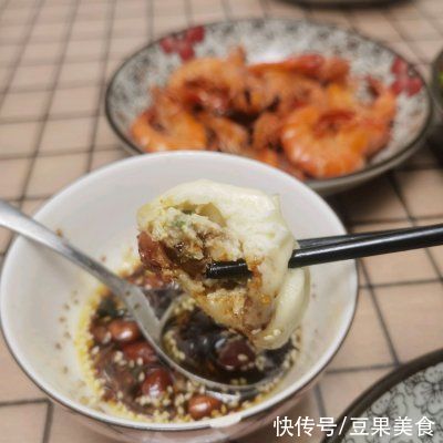 5分钟就能做好的猪肉白萝卜小笼包，简单又好吃