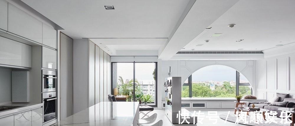 矮墙|实不相瞒,我早看不上传统电视墙了,换个可旋转的矮墙,人见人夸