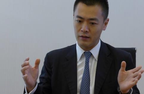 “打工仔”上“非诚勿扰”，24盏灯全灭，孟非笑了：他是刘銮雄的儿子