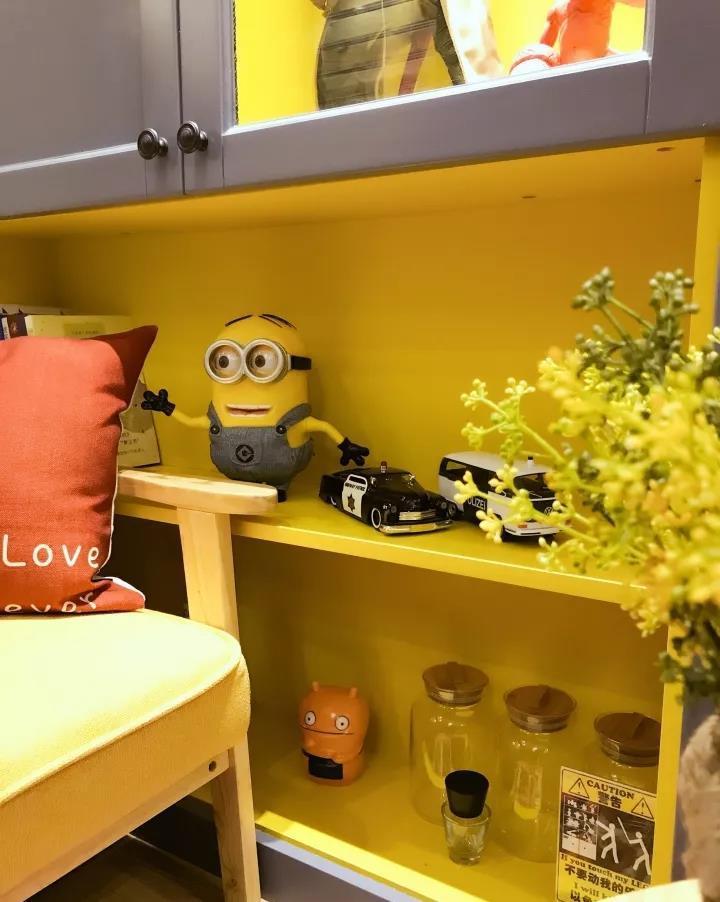 收纳|年轻夫妻的温馨婚房,简约北欧风,头一次见衣柜这样打!