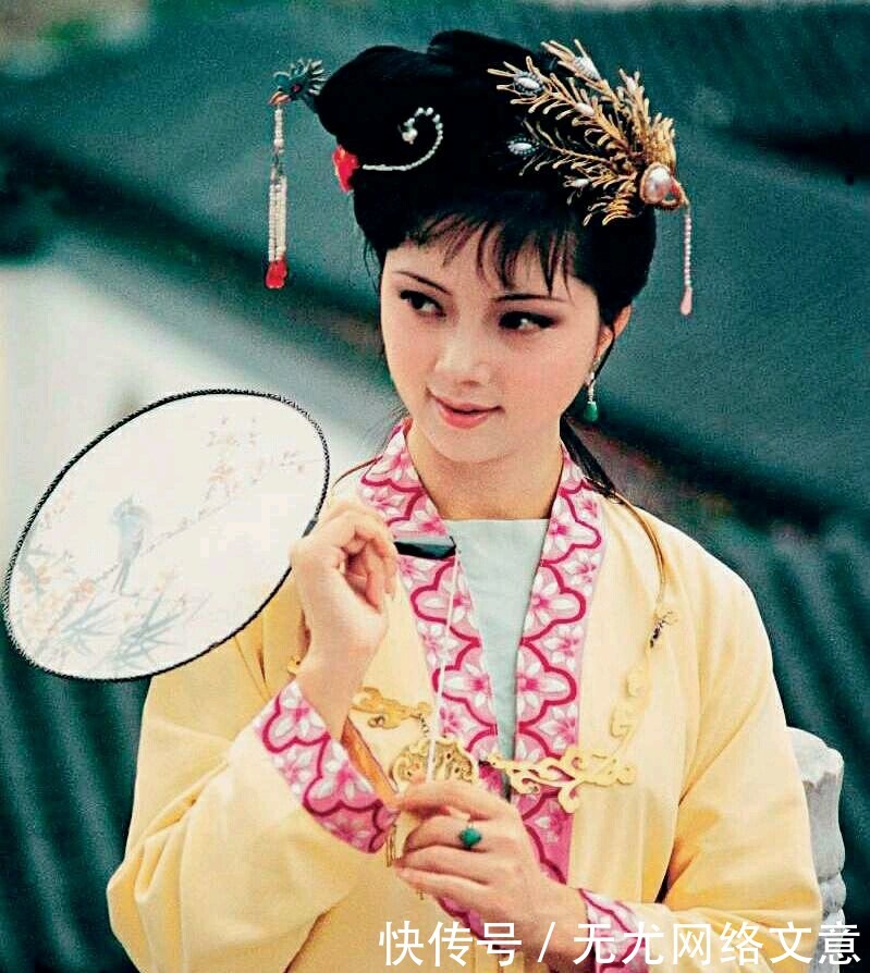 红楼梦|《红楼梦》里爱女红的薛宝钗还是一位博学多才的女子?