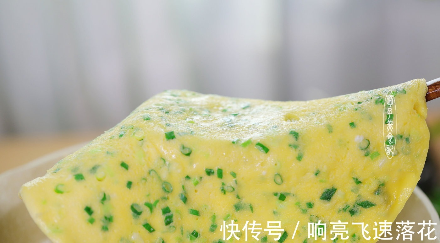 心灵鸡汤|自制葱花鸡蛋早餐饼，营养丰富味道香，上班族最爱！