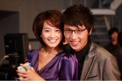 華少的毀滅史：從“藍(lán)臺(tái)一哥”到“過街老鼠”，他經(jīng)歷了什么？