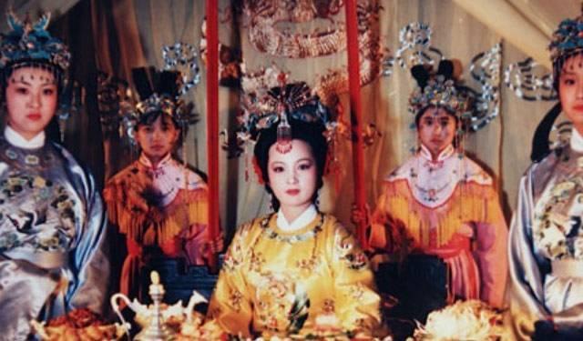 邢夫人|元春省亲的背后真相，贾蓉吐槽最真实，元春害了整个家族