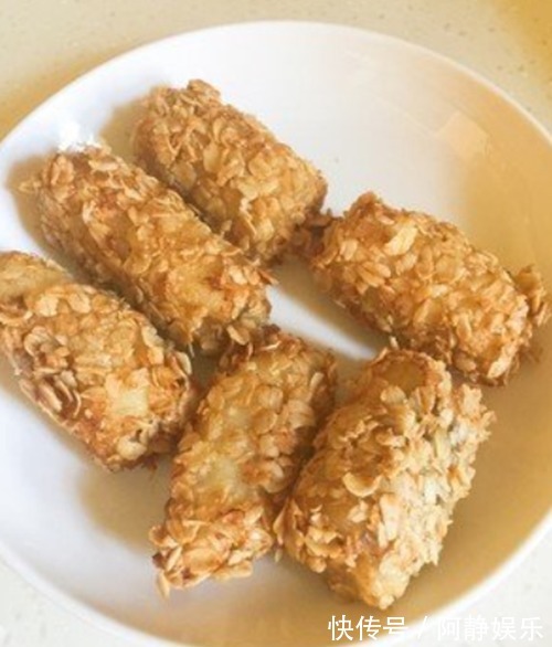 一小段|香蕉和此物一起吃,半个月下来,睡眠好了,肚子平了,皮肤更水嫩