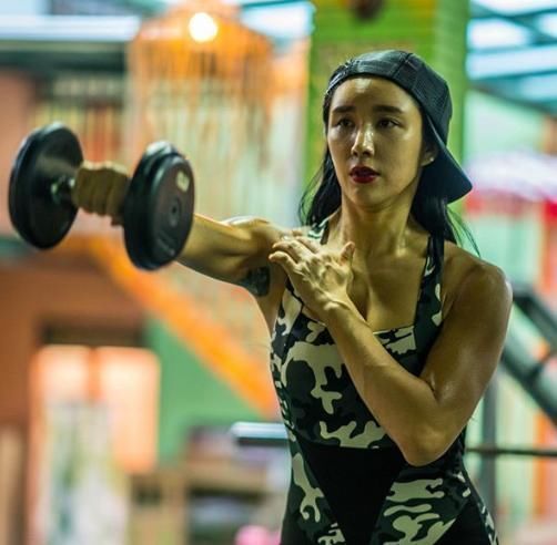 穿搭|她是韩国翘臀第一人,火爆全国给总统当私教,堪称健身服穿搭范本