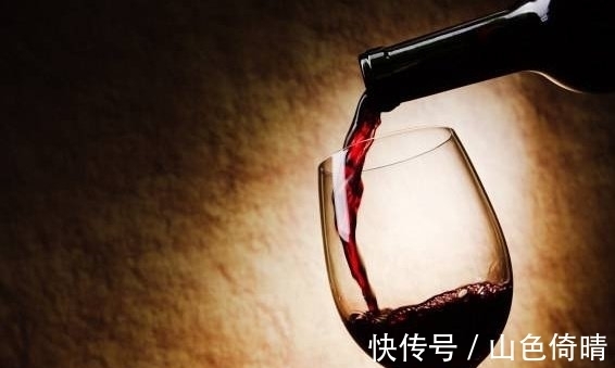 皱纹|别再傻傻的打玻尿酸了,每天用它抹一抹,一周皮肤紧致没皱纹