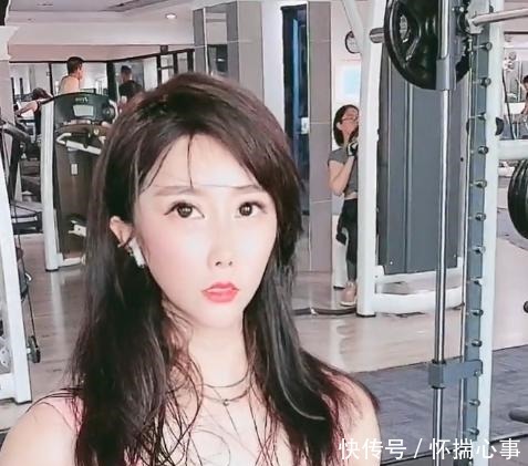 美女|看美女练的那么带劲,就知道健身房人不少!