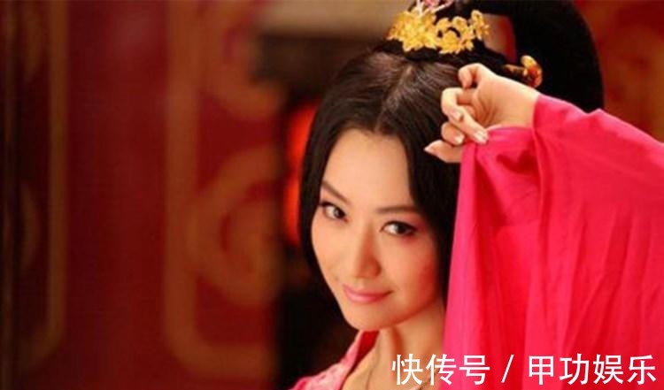 贾府$贾母分菜给宝黛凤兰,哪是宠爱这么简单,老太太深意看懂的人不多