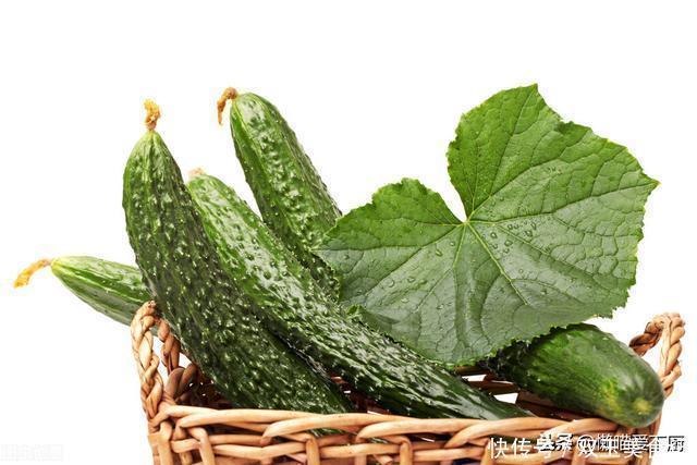 黄瓜|买黄瓜,挑直的还是弯的?老菜农:牢记这3点,激素黄瓜一看便知