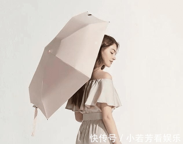薇娅|薇娅直播的懒人伞一夜爆红,40度出门不怕晒,网友:这么简单?