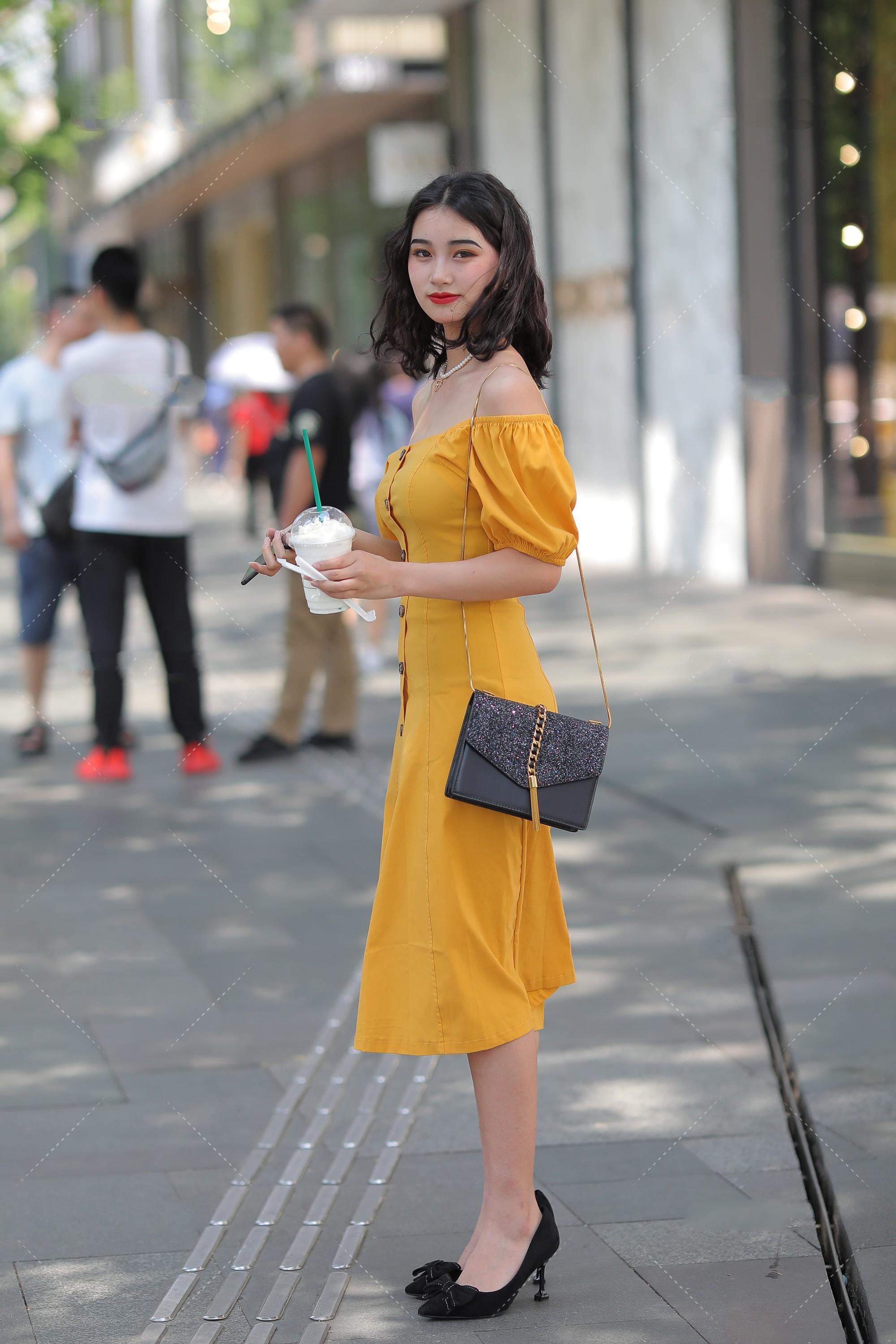 可爱|浅色一字肩连衣裙, 俏皮可爱又不失高雅, 难怪这么多女孩喜欢