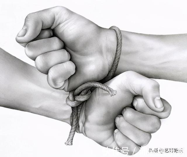 费欣|为了画好人体素描,她把自己当人体模特,一画就是30年