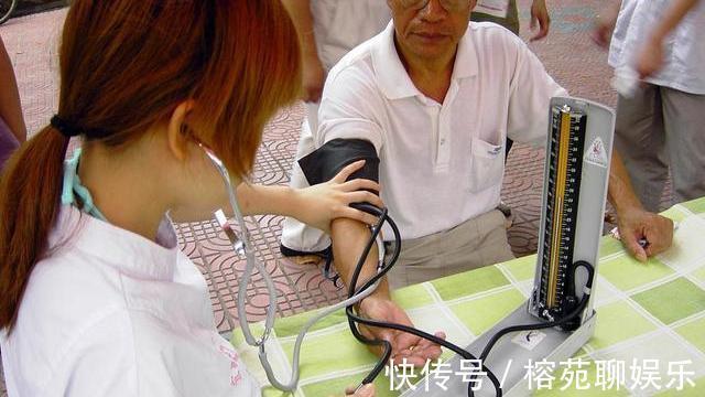 食盐量|高血压要严格忌口少碰4物,遵循5原则,血压可能比较“乖”