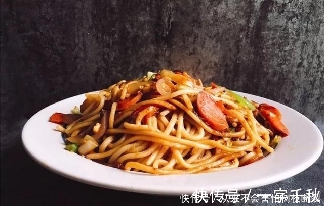 食用|吃了易发胖的5种主食,馒头并非榜首!有人天天吃,难怪瘦不下来