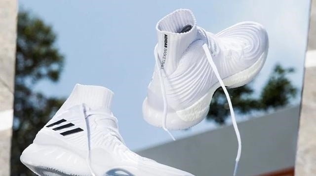 boost 库里8与跑鞋共底的设计,究竟是创新还是失误?