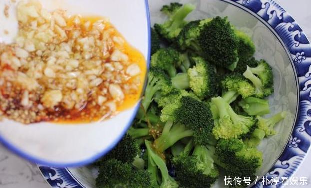 将西兰花放|吃西兰花不要再焯水,只需这一招,颜色翠绿,味道爽脆,营养好吃