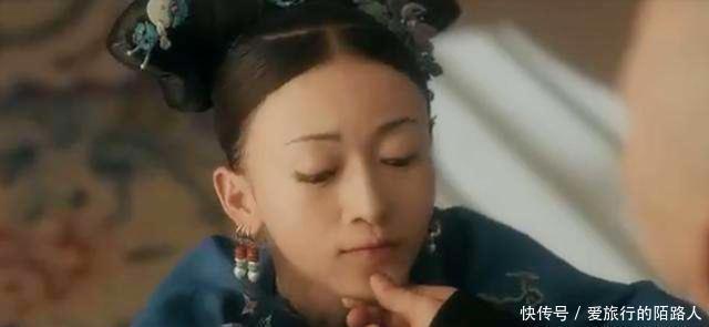 见到|溥仪出狱来到一处破庙, 庙里人见到他后 嘴里喊着万岁爷磕头不止！