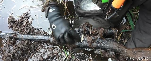 发现|有狙击步枪和子弹,俄罗斯一沼泽地中发现大量二战遗留物!