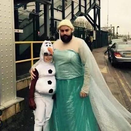 cos|都是cosplay,为何国外是亲子活动,国内却是“妈见打”?